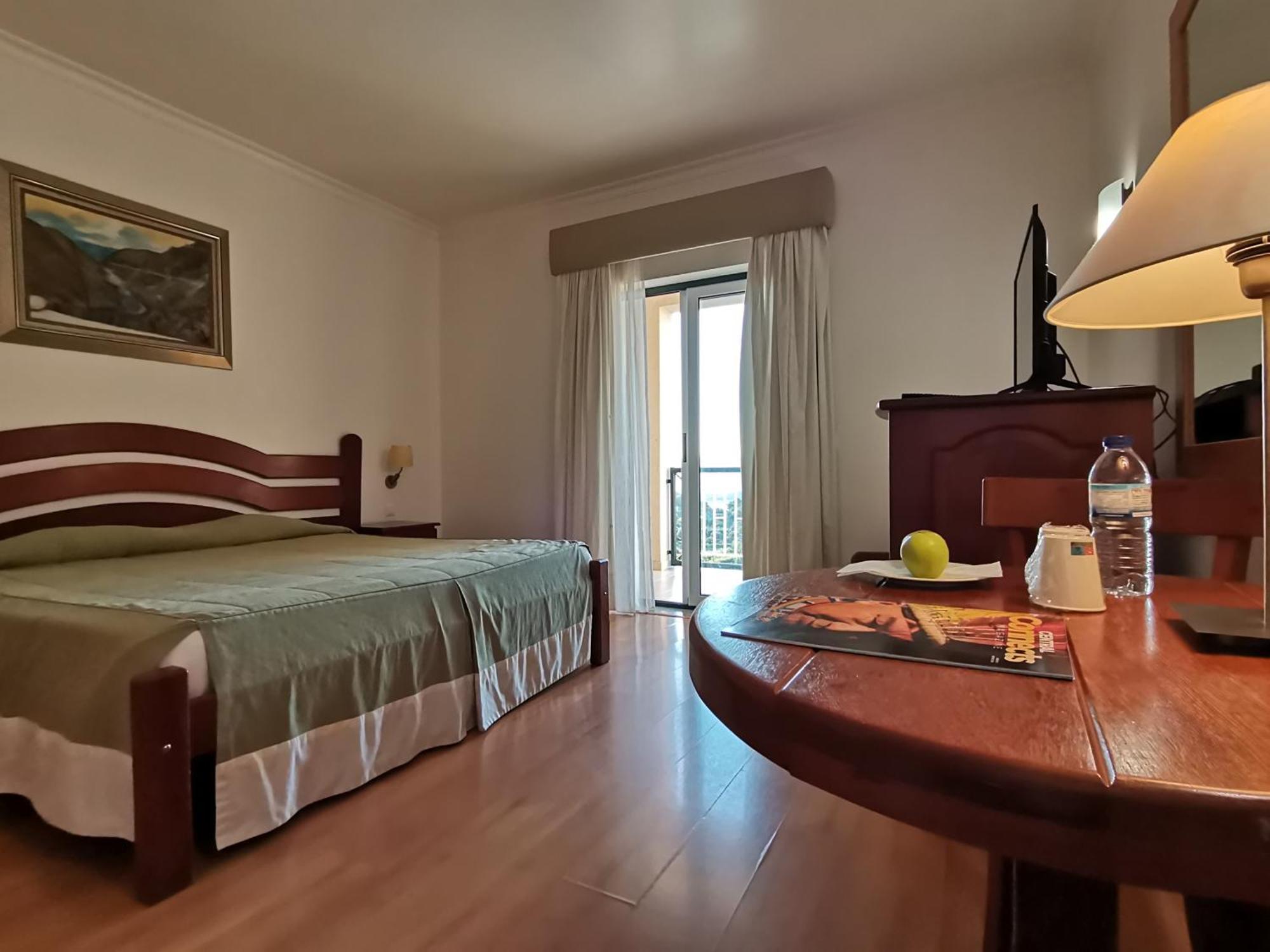 Hotel Quinta Dos Cedros Celorico Da Beira Luaran gambar