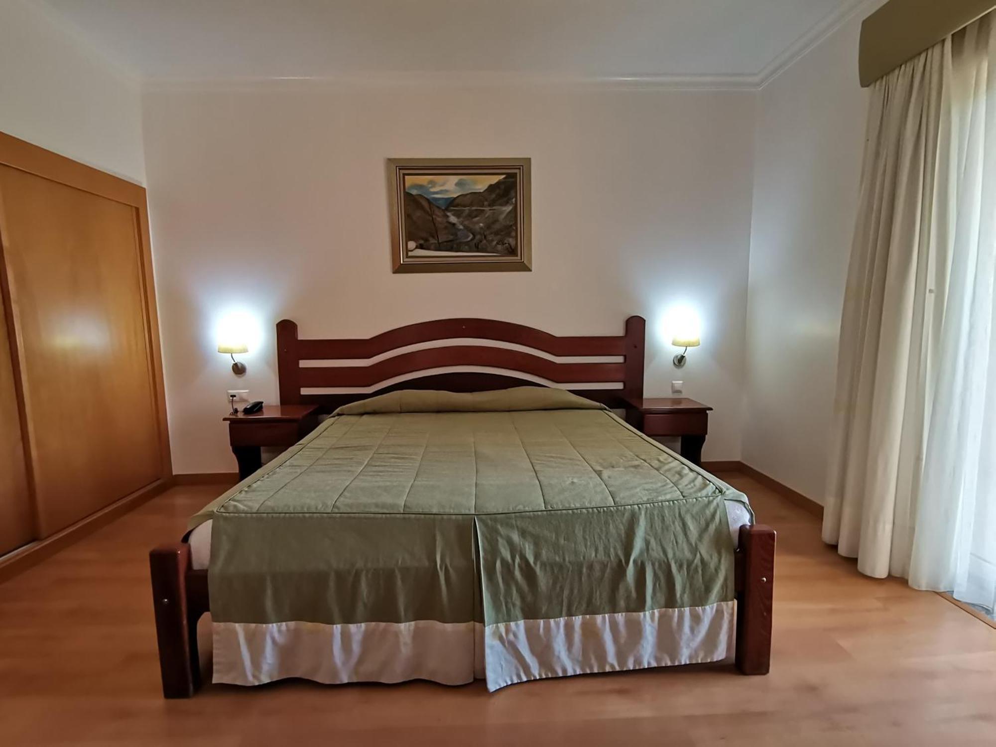 Hotel Quinta Dos Cedros Celorico Da Beira Luaran gambar