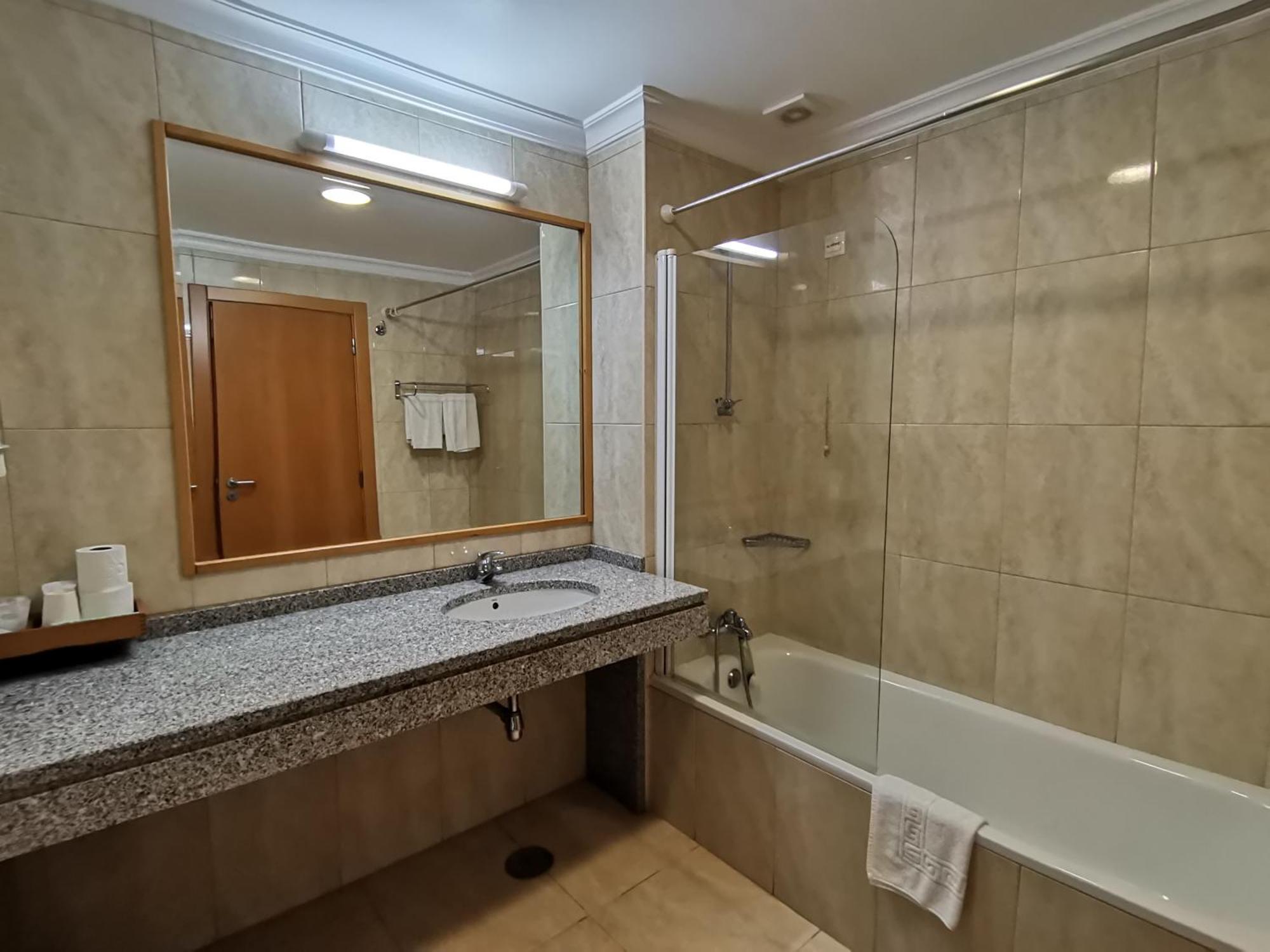 Hotel Quinta Dos Cedros Celorico Da Beira Luaran gambar
