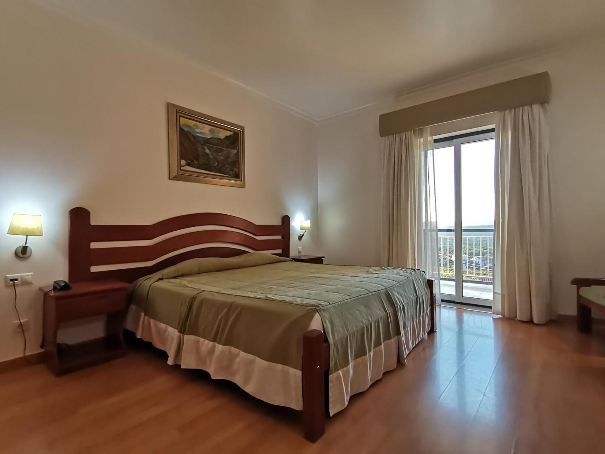 Hotel Quinta Dos Cedros Celorico Da Beira Bilik gambar